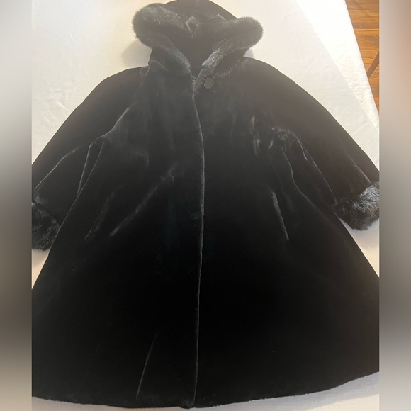 Elegant Black Hooded Women's Coat - Picture 2 of 16